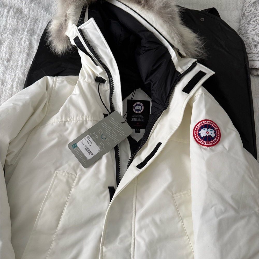 Canada goose White Parka with Fur Trim Never worn